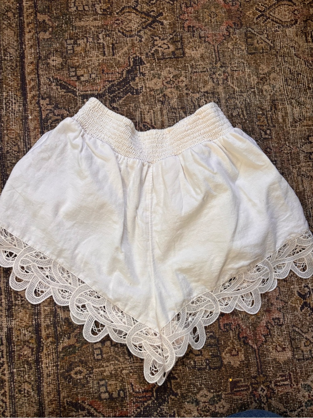 American Eagle Outfitters White Crochet-Hem High-Waist Shorts - Picture 3 of 5